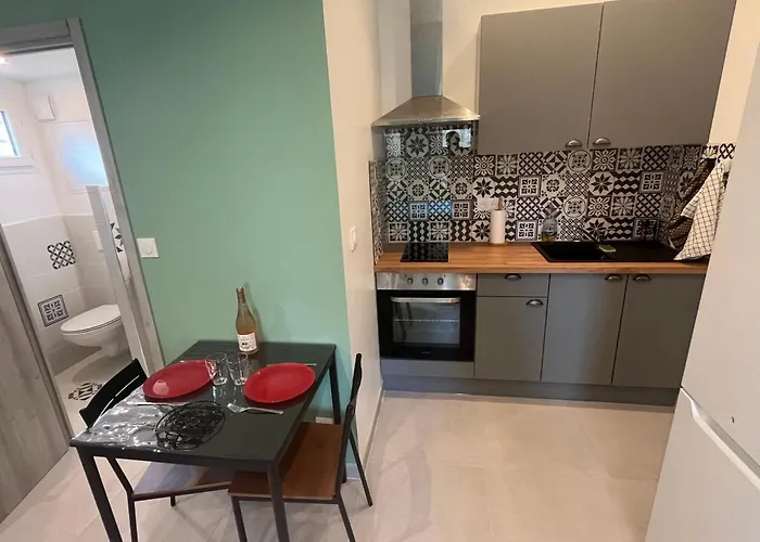 דירה Charmant Studio Les Angles, Proche Avignon Avec Parking Prive